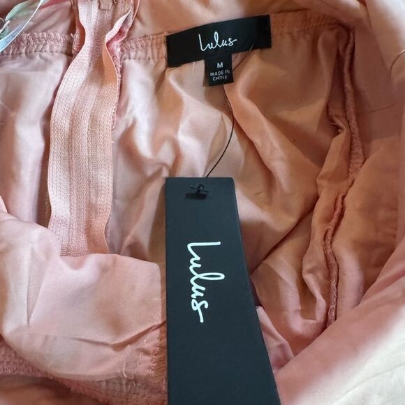 NWT Lulu's Enticingly Lovely PinkMulti Floral Pleated Backless Romper Medium - Picture 7 of 8